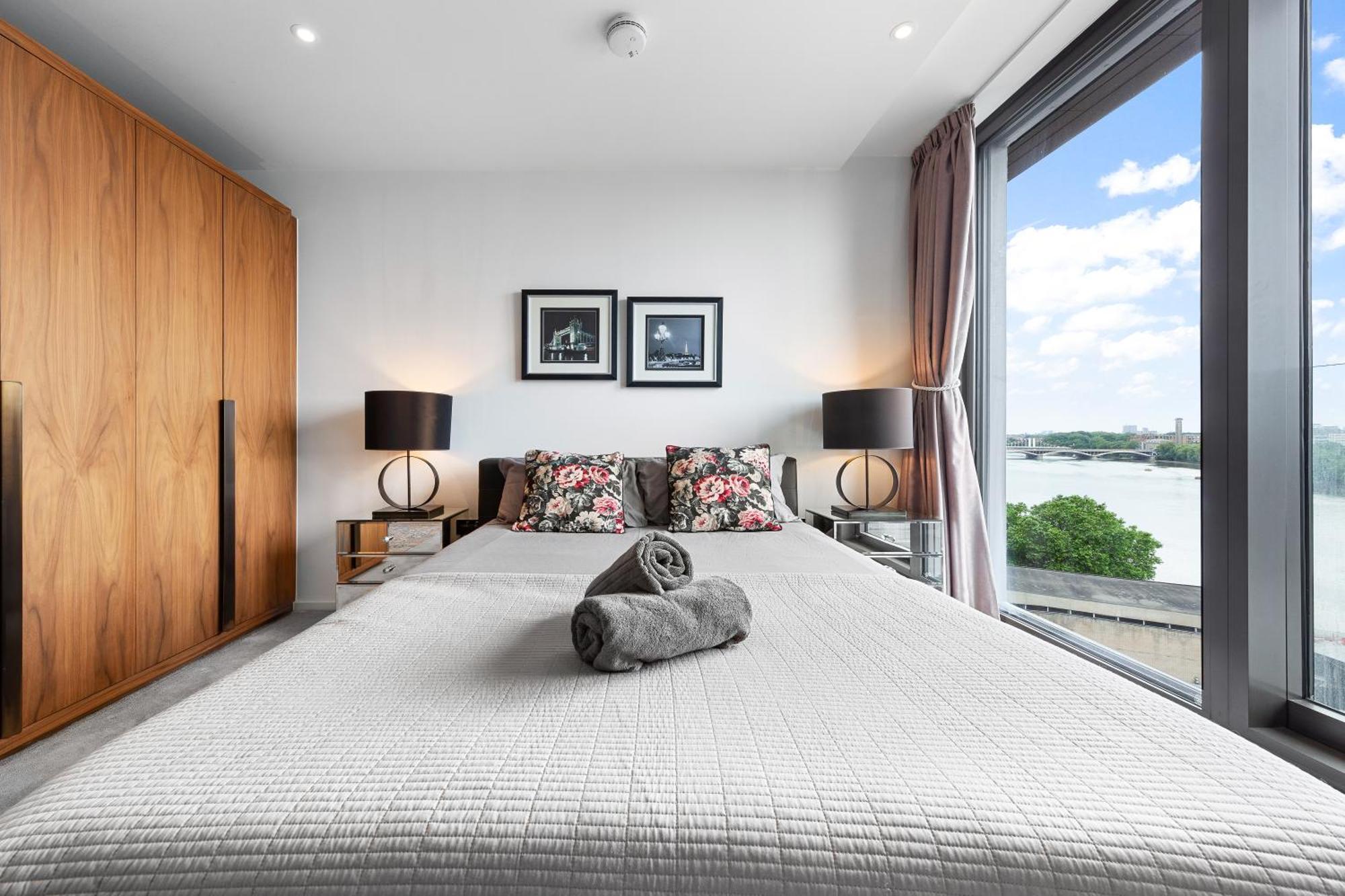 River Panorama Central London 2 Bedroom New Development 외부 사진