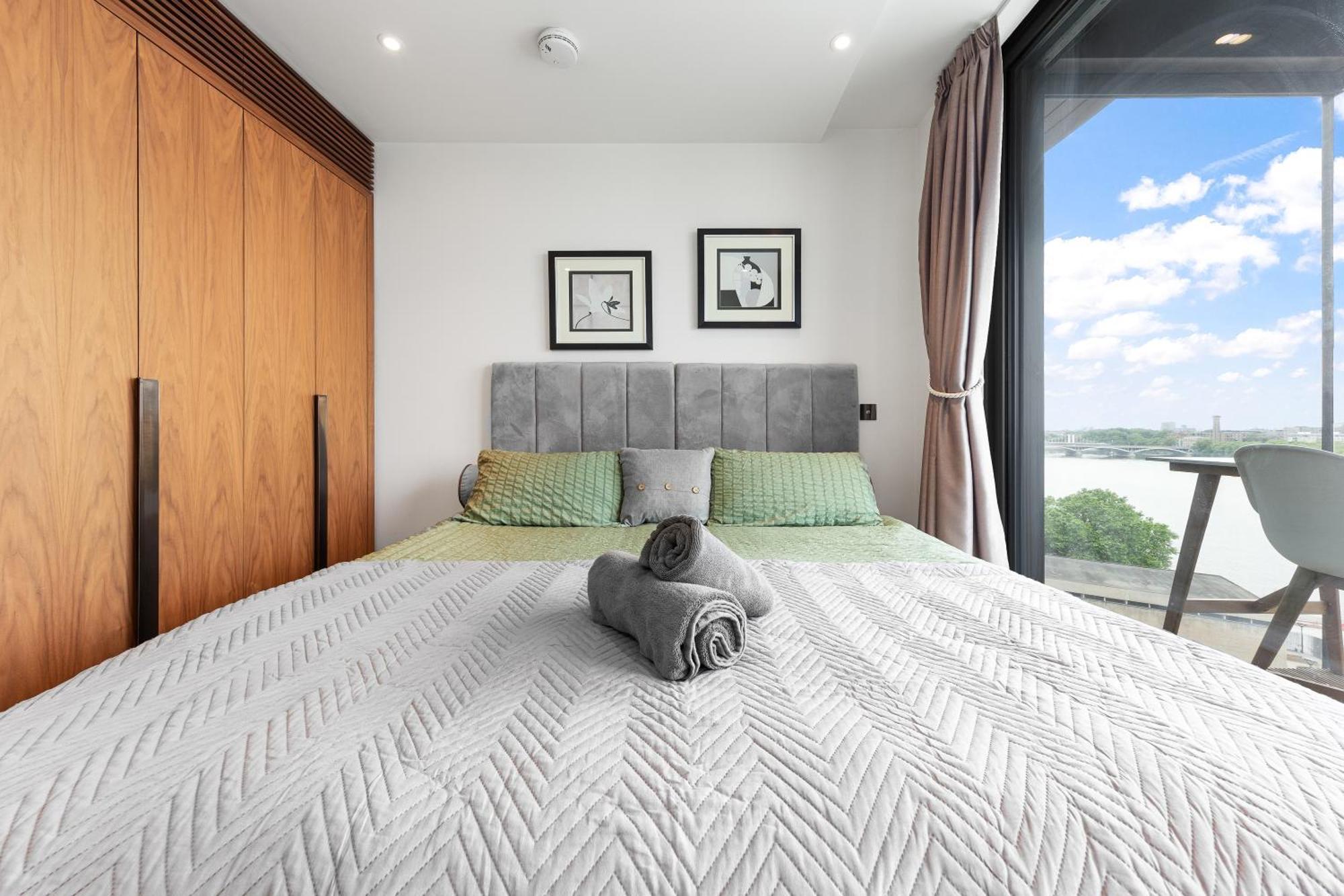 River Panorama Central London 2 Bedroom New Development 외부 사진
