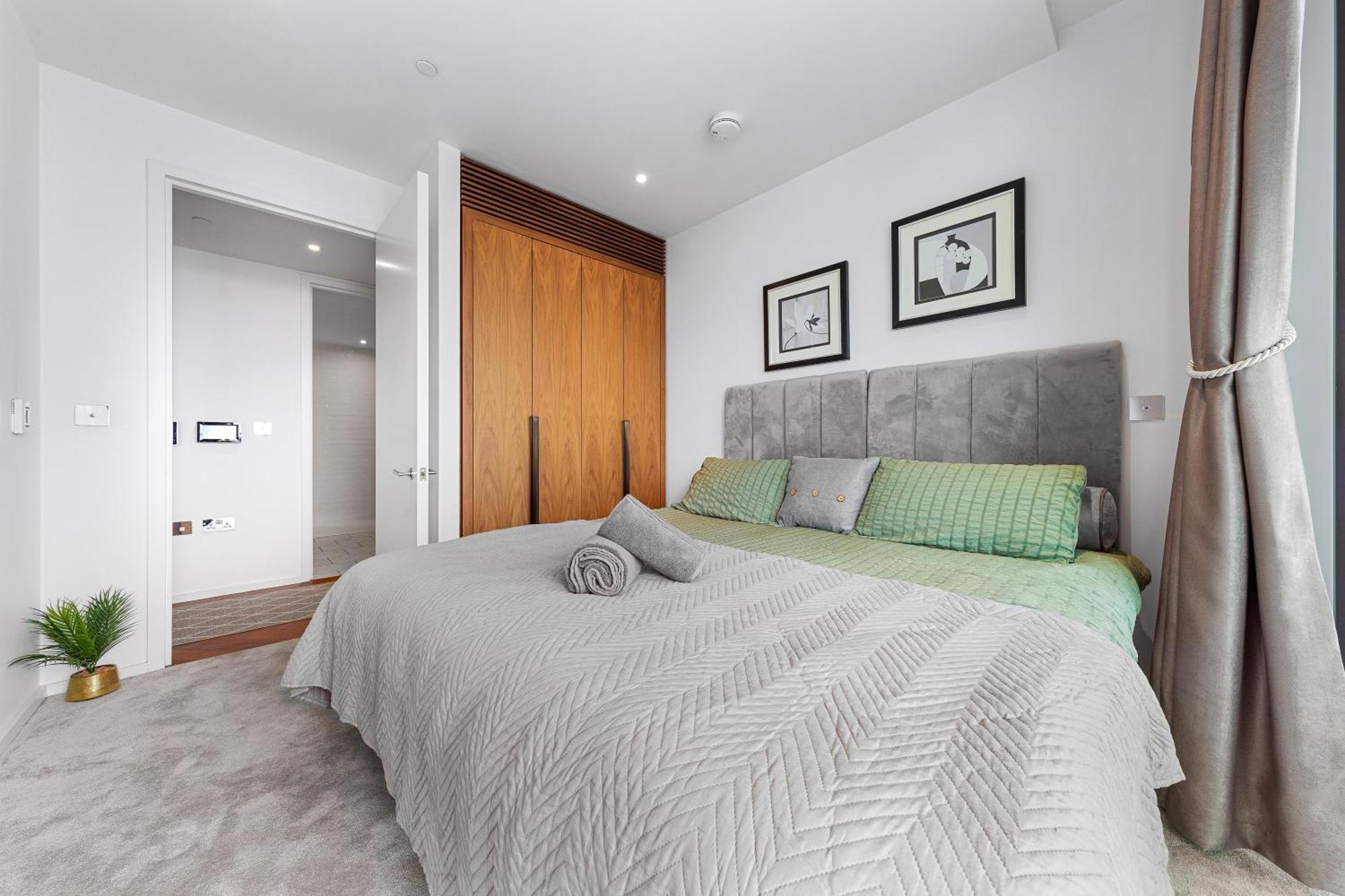 River Panorama Central London 2 Bedroom New Development 외부 사진