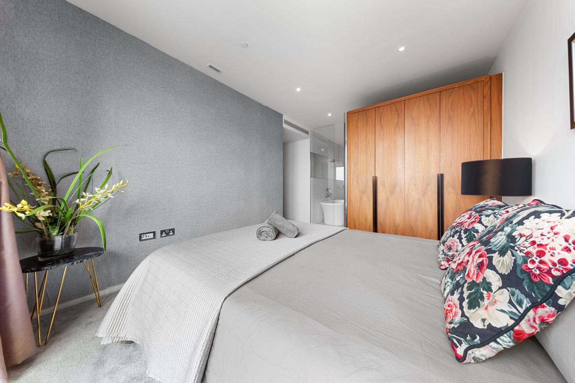 River Panorama Central London 2 Bedroom New Development 외부 사진