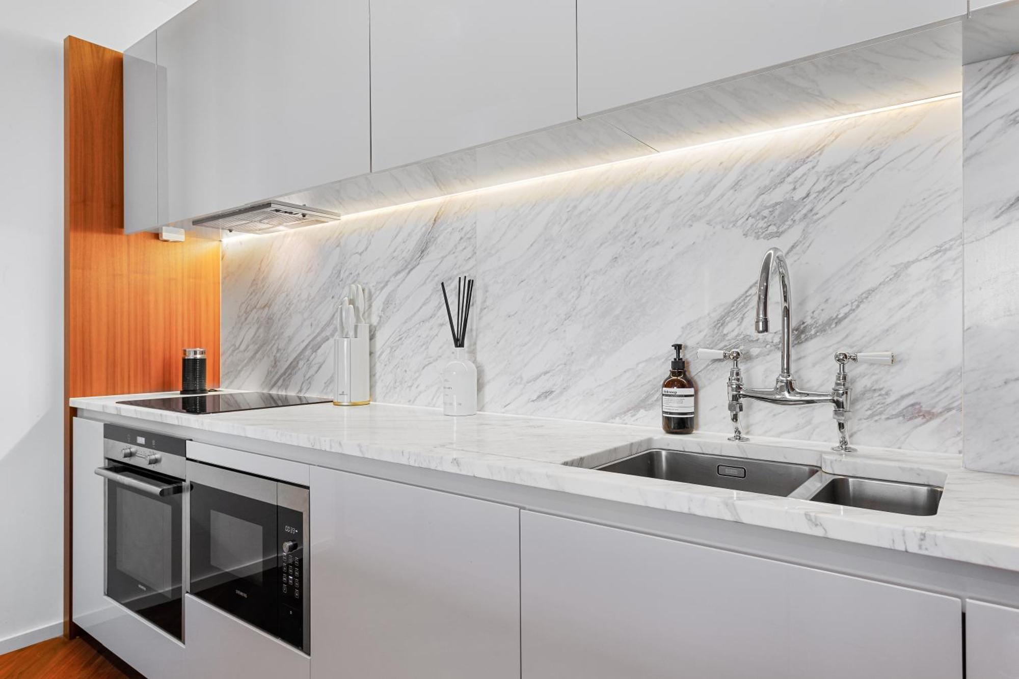 River Panorama Central London 2 Bedroom New Development 외부 사진